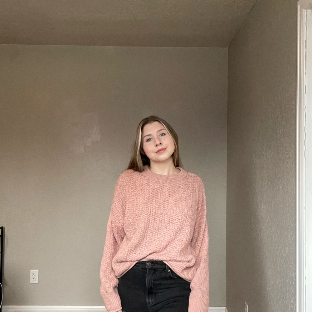 Salmon pink sweater